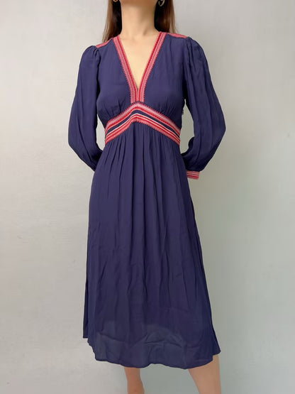 Robe mi-longue à encolure en V Tanina