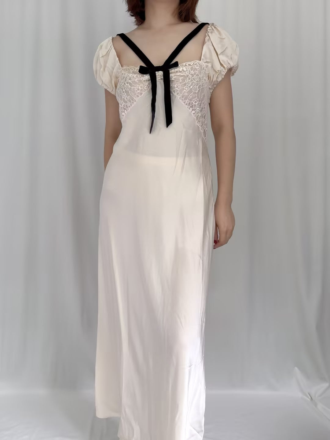Robe mi-longue en dentelle Sohana en jaune jonquille