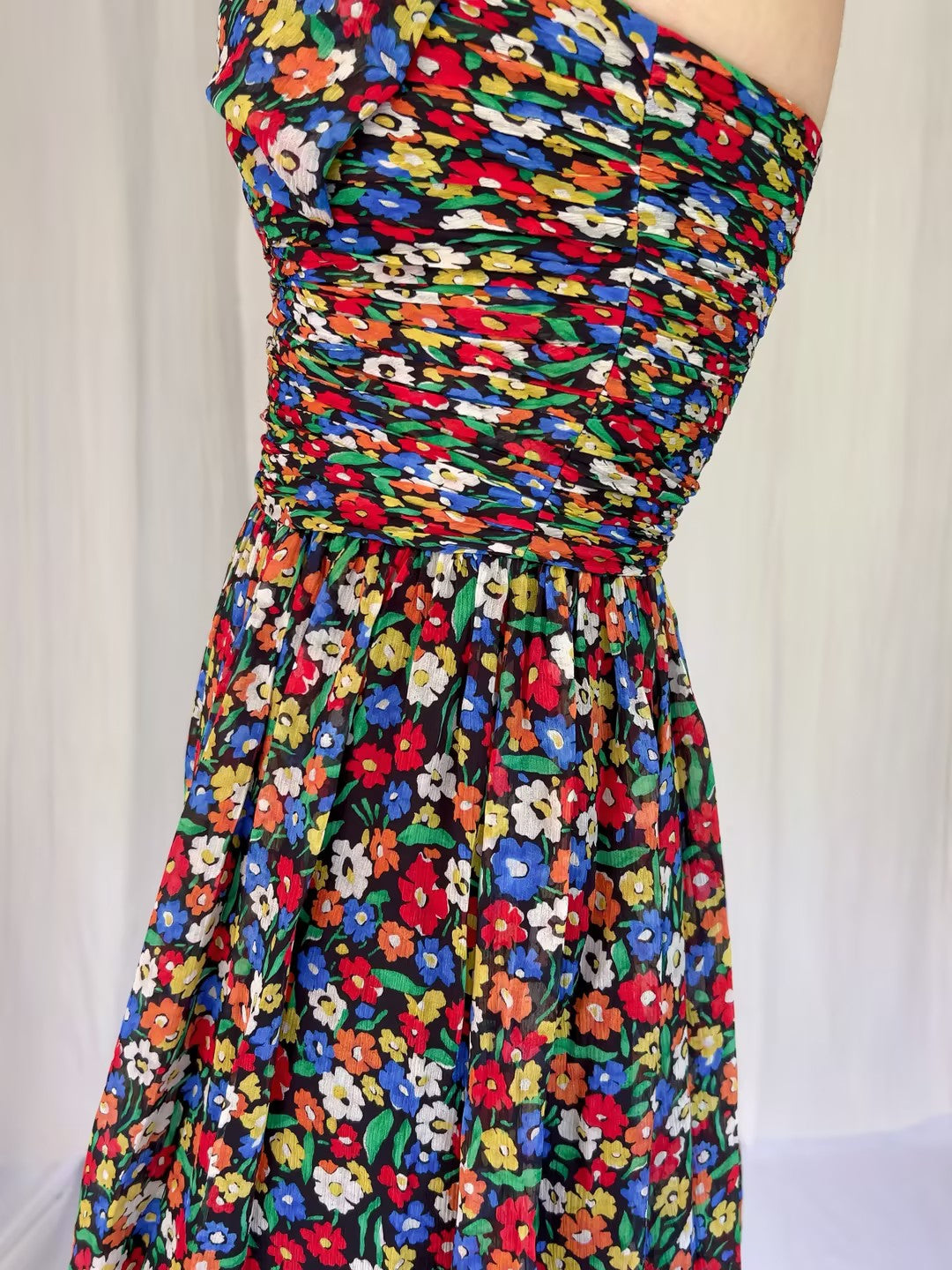 Robe mi-longue en dentelle Sohana en jaune jonquille