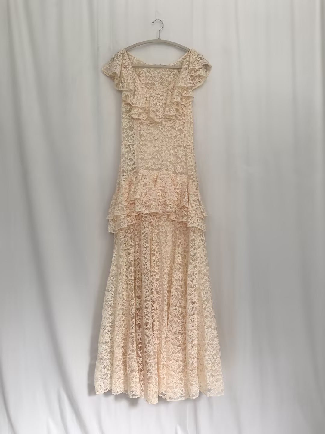 Robe mi-longue en dentelle Sohana en jaune jonquille