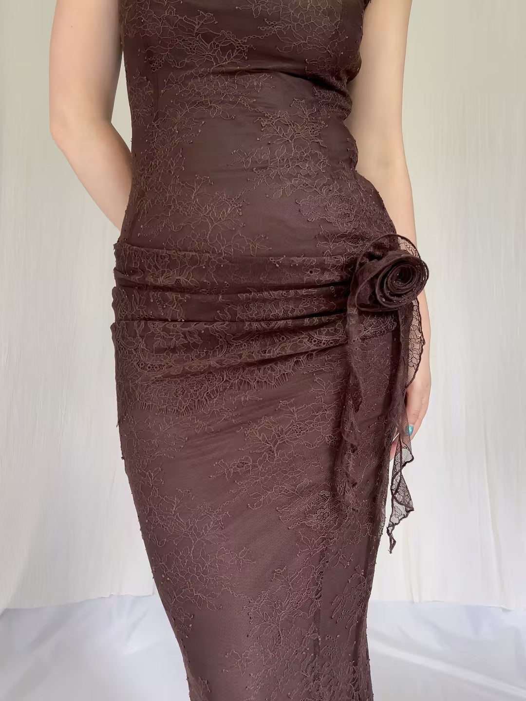 Robe longue Silentium - Dentelle marron chocolat en UK8