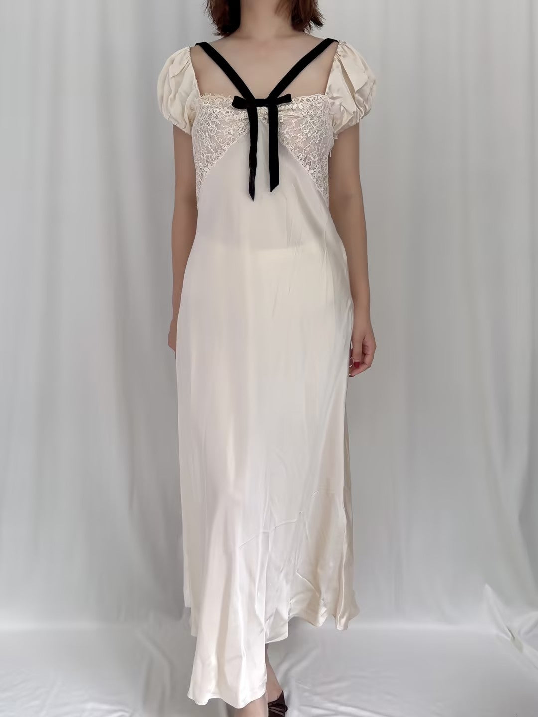 Robe mi-longue en dentelle Sohana en jaune jonquille