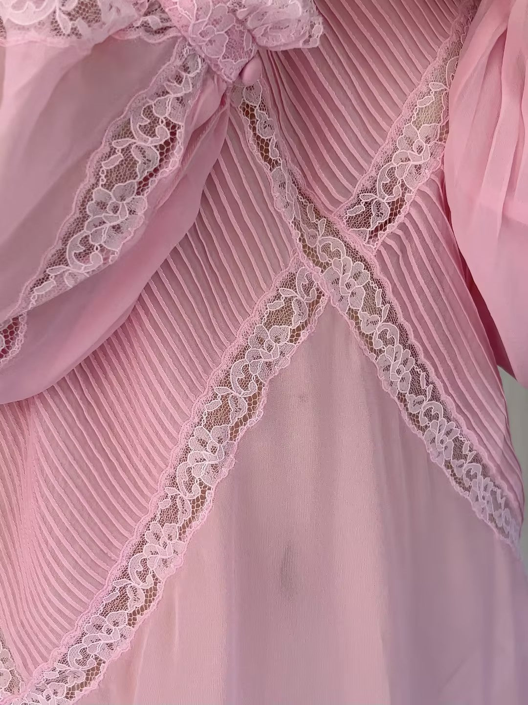 Robe mi-longue en dentelle Sohana en jaune jonquille