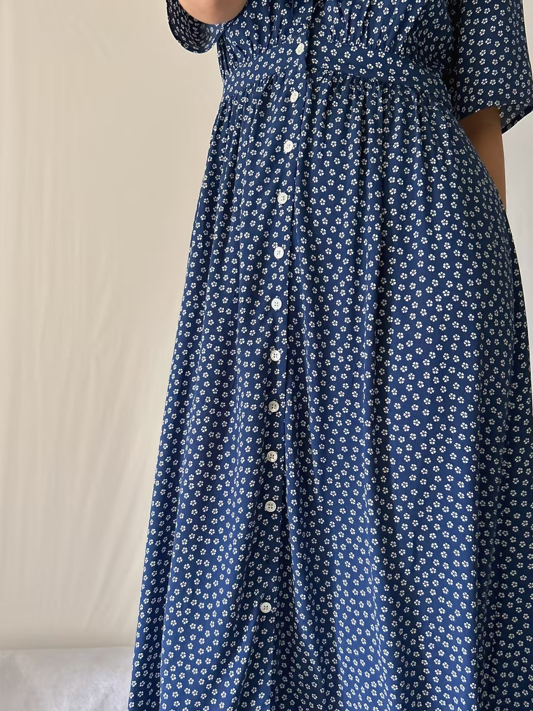 Vintage-Inspired Navy Floral Long Dress