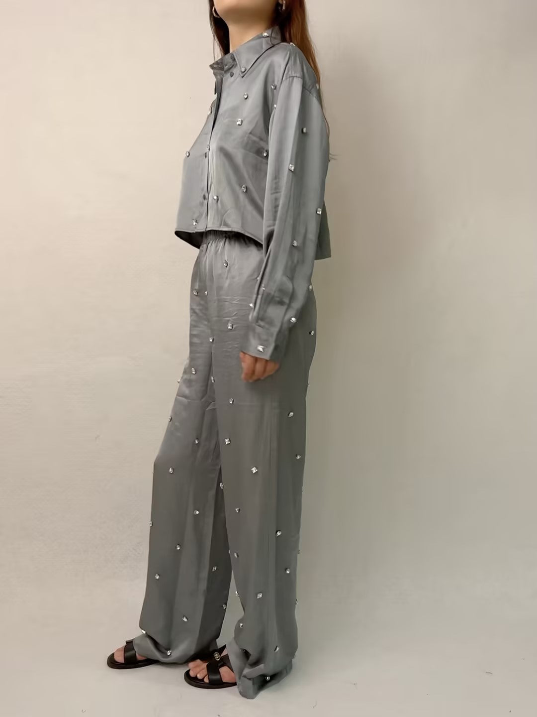 Ensemble : Chemise satinée à strass, Pantalon