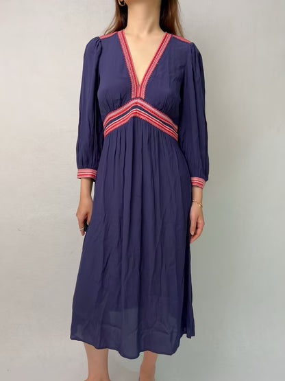 Robe mi-longue à encolure en V Tanina