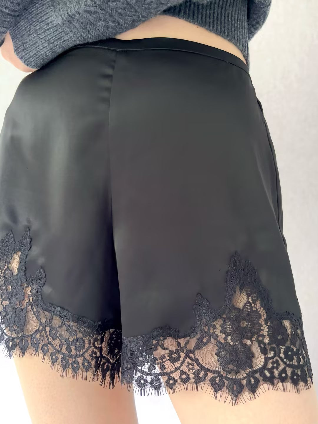 Fern Satin Short - Black