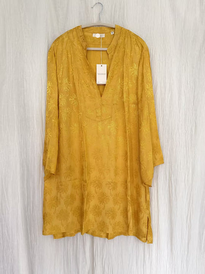 Leona Dress - Gilded Marguerite Jolie in XL