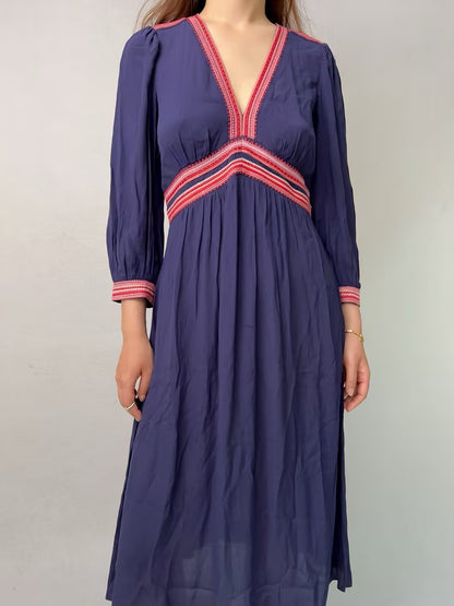 Robe mi-longue à encolure en V Tanina