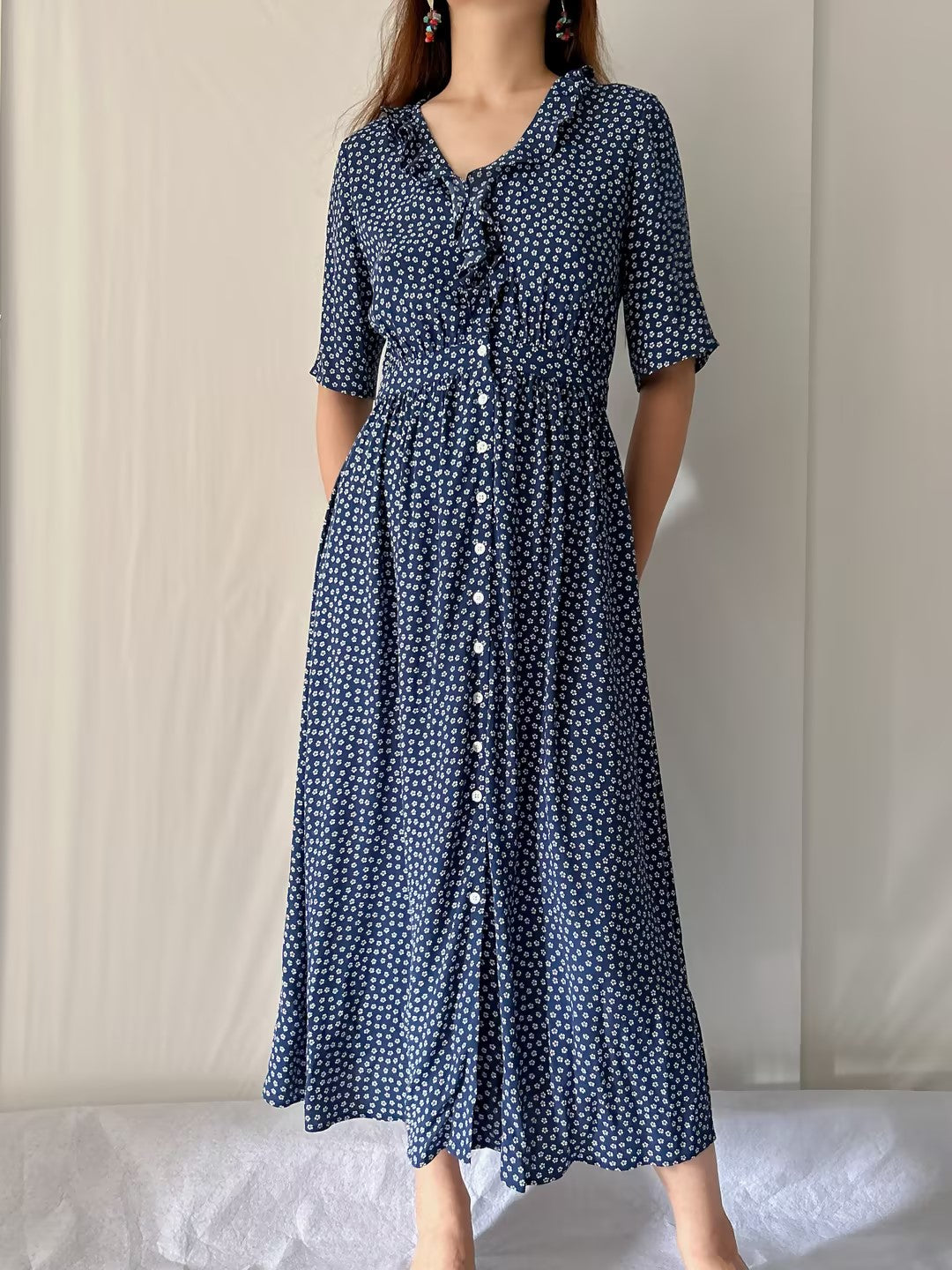 Vintage-Inspired Navy Floral Long Dress