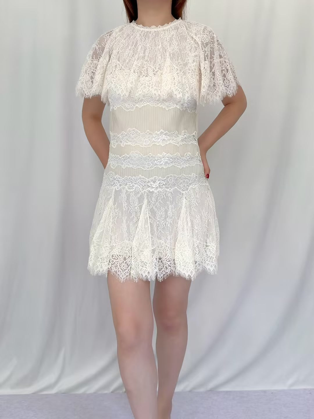 Robe mi-longue en dentelle Sohana en jaune jonquille
