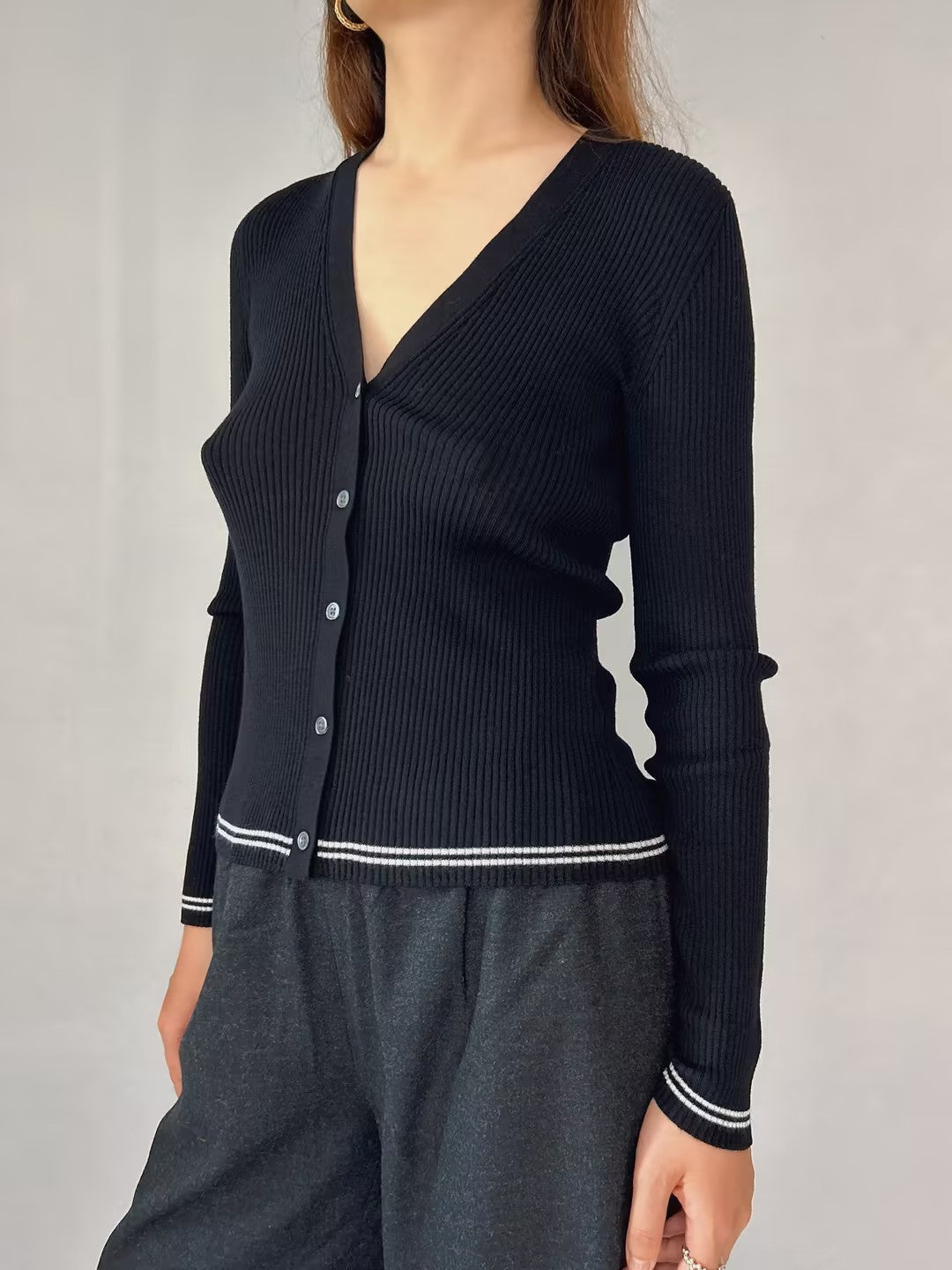 TH V-Neck Strip Hem Cardigan [size M sample sale]