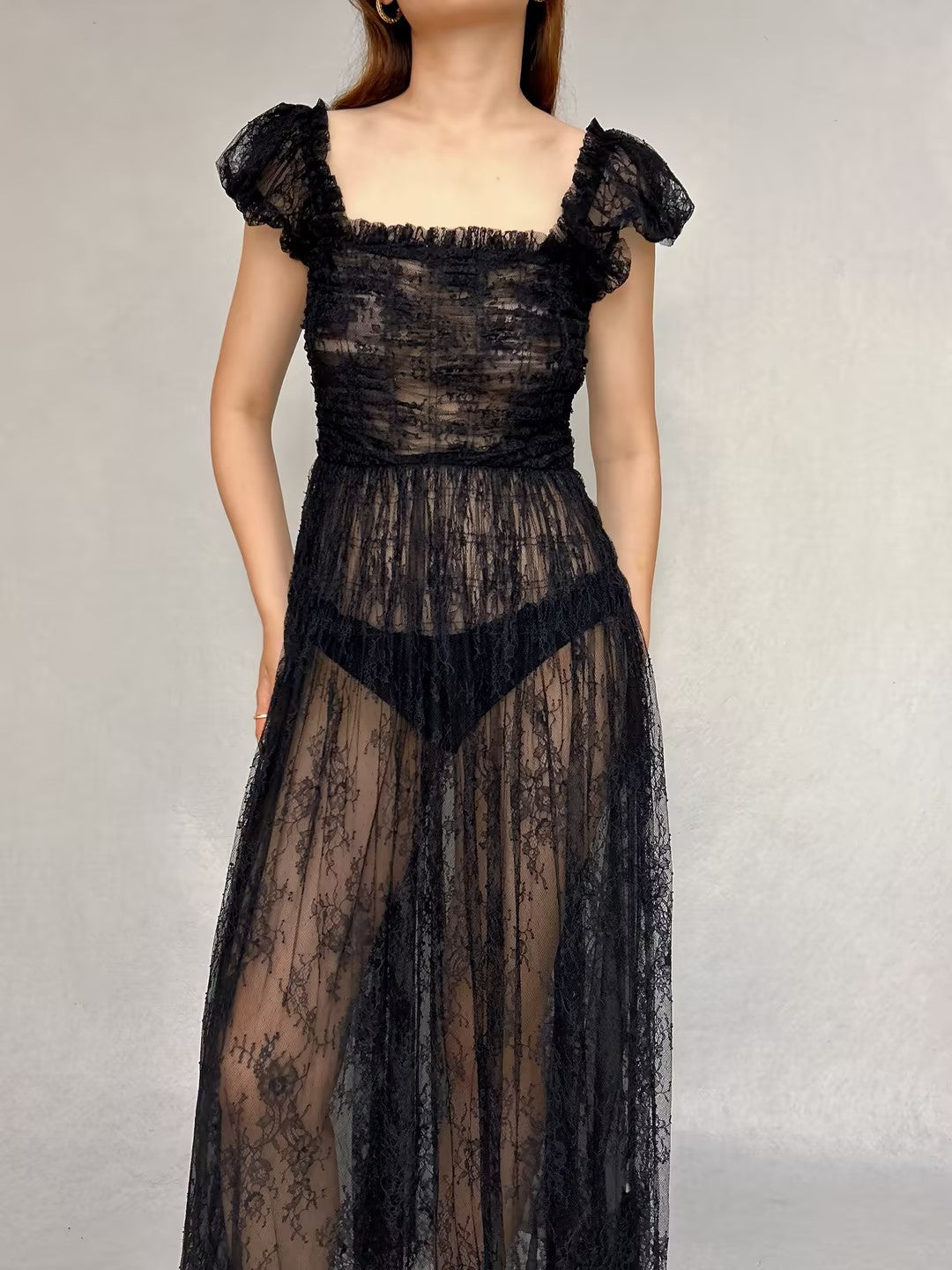 Robe en dentelle Pamelina en noir