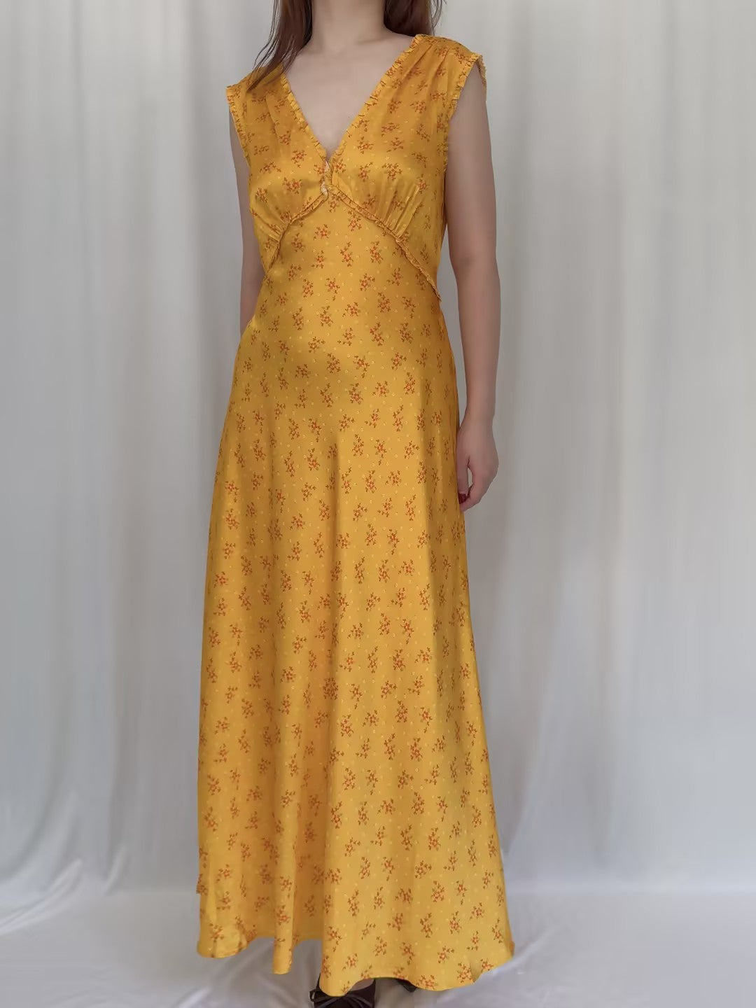 Robe mi-longue en dentelle Sohana en jaune jonquille