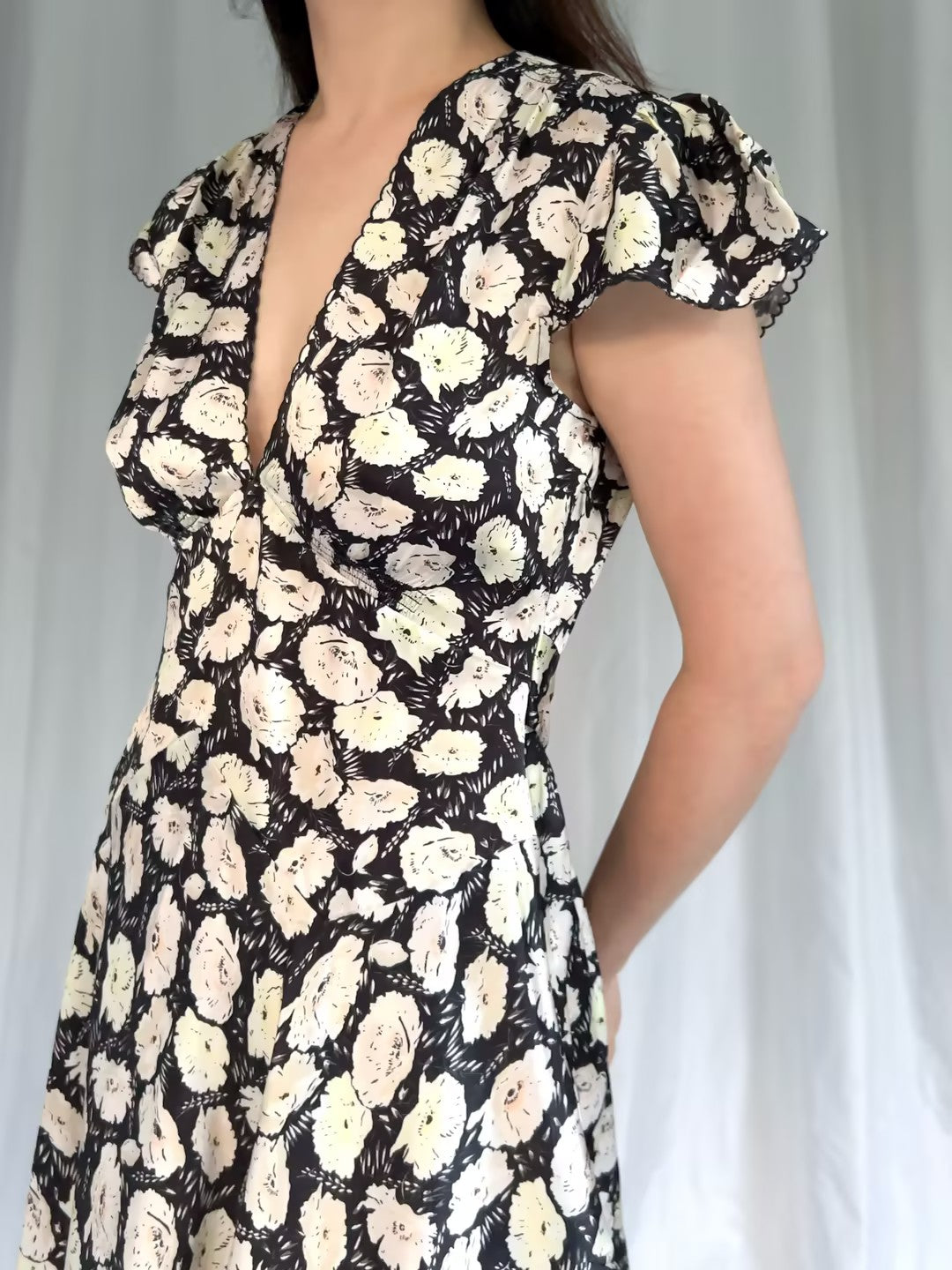 Dianne Silk Dress - Noir Fleurs Danemone