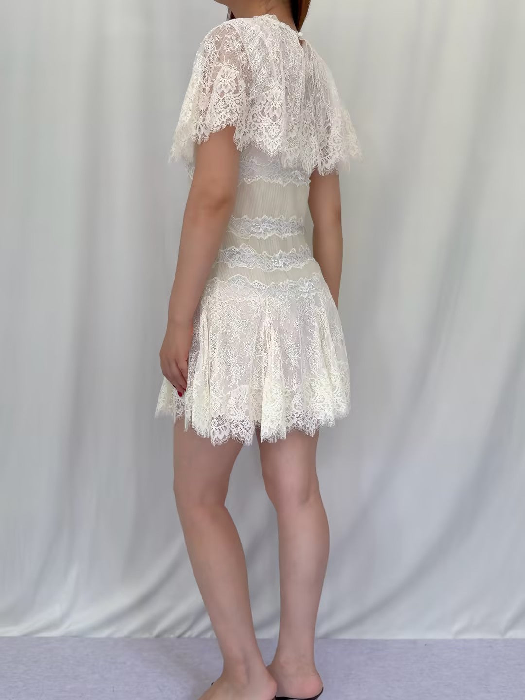 Robe mi-longue en dentelle Sohana en jaune jonquille