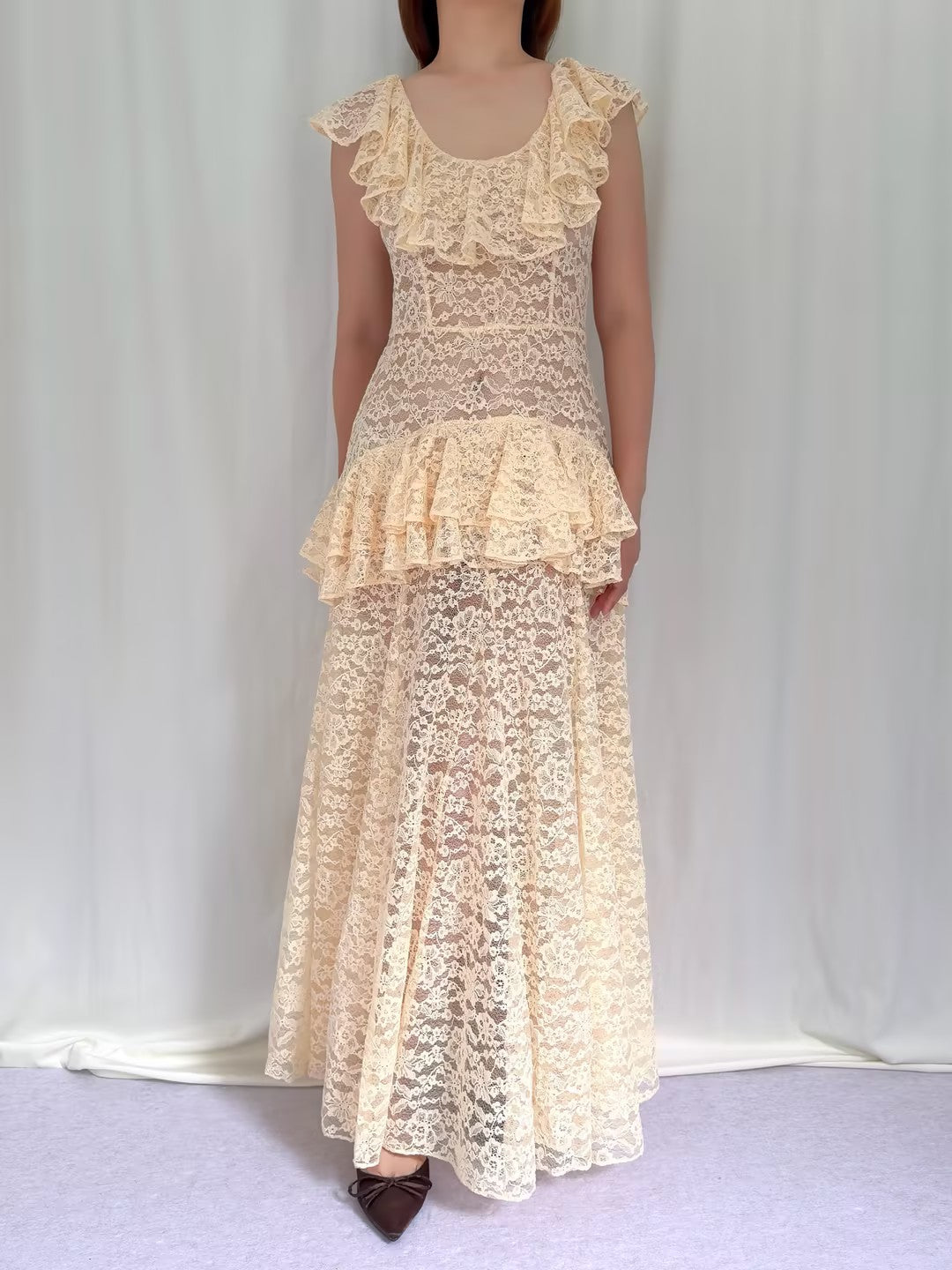 Robe mi-longue en dentelle Sohana en jaune jonquille