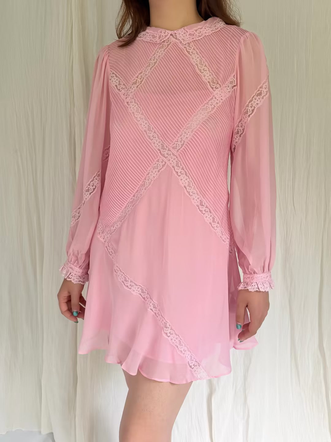 Robe mi-longue en dentelle Sohana en jaune jonquille