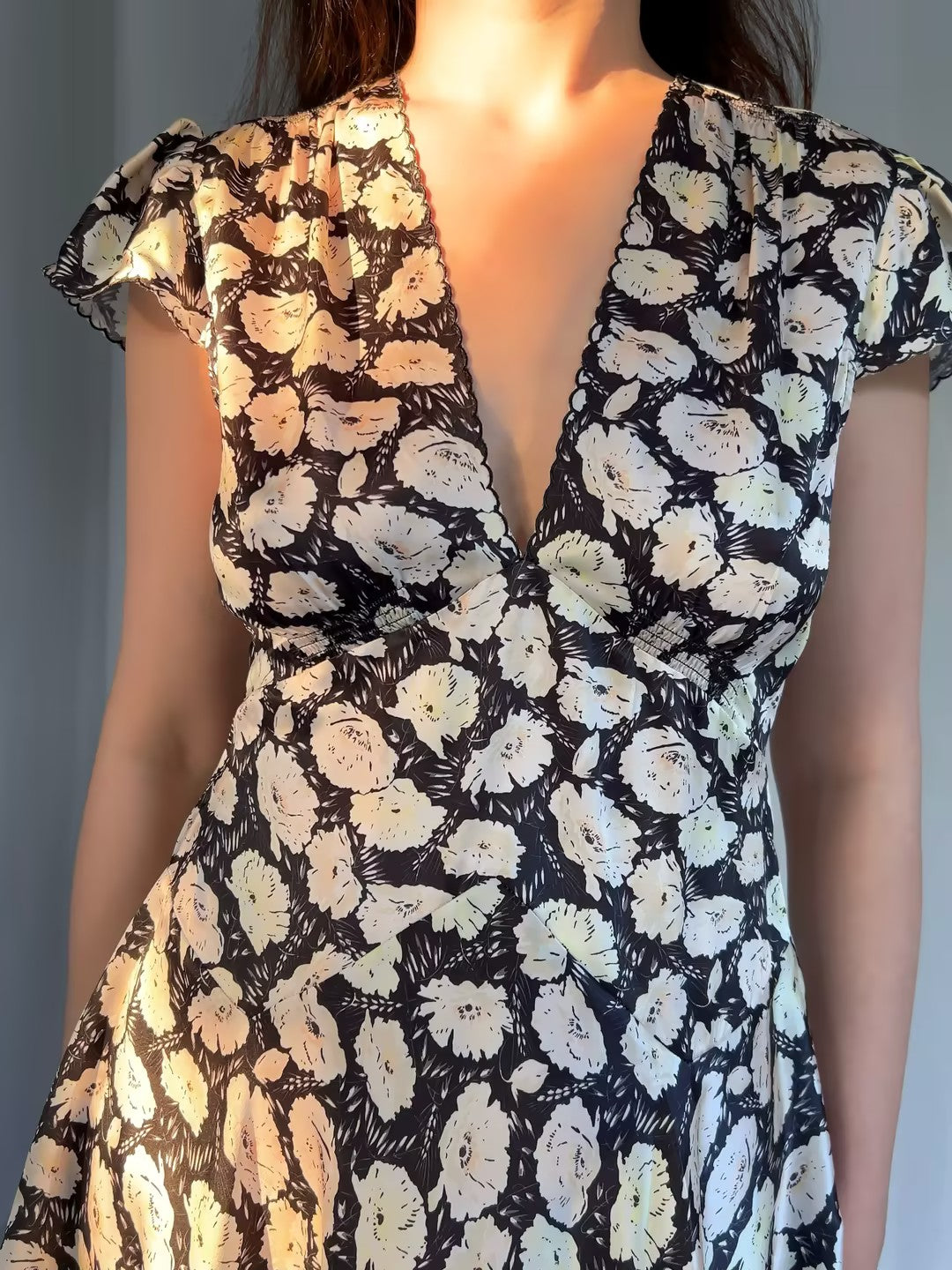 Dianne Silk Dress - Noir Fleurs Danemone