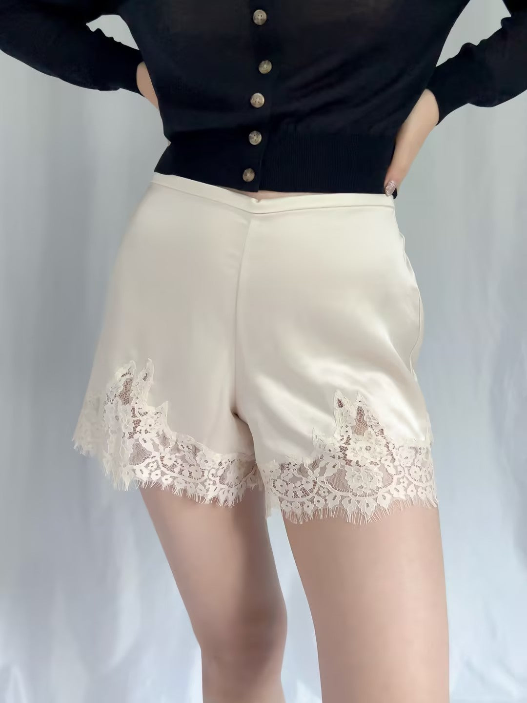 Fern Satin Short - Almond